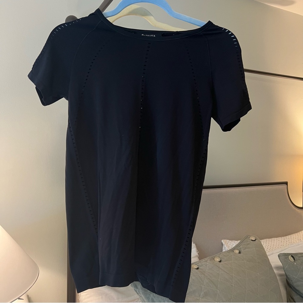 Athleta short sleeve workout shirt